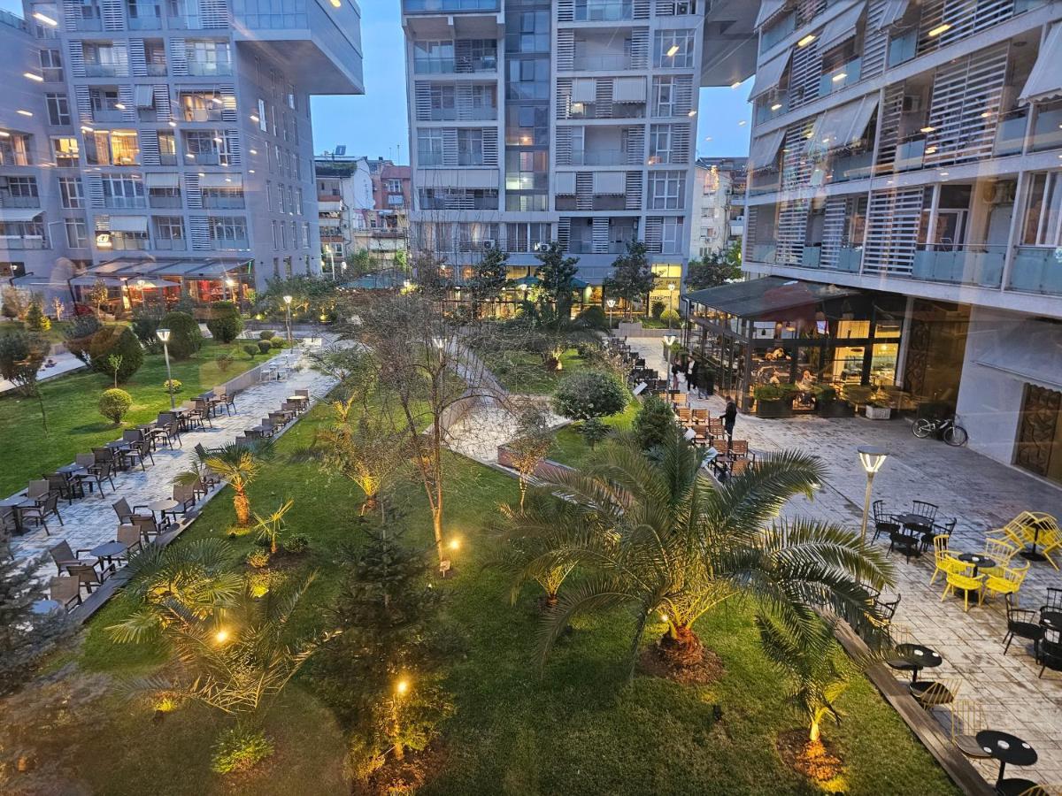Pleasant Apartment With Free Dedicated Parking In Komuna E Parisit Tirana Exterior foto