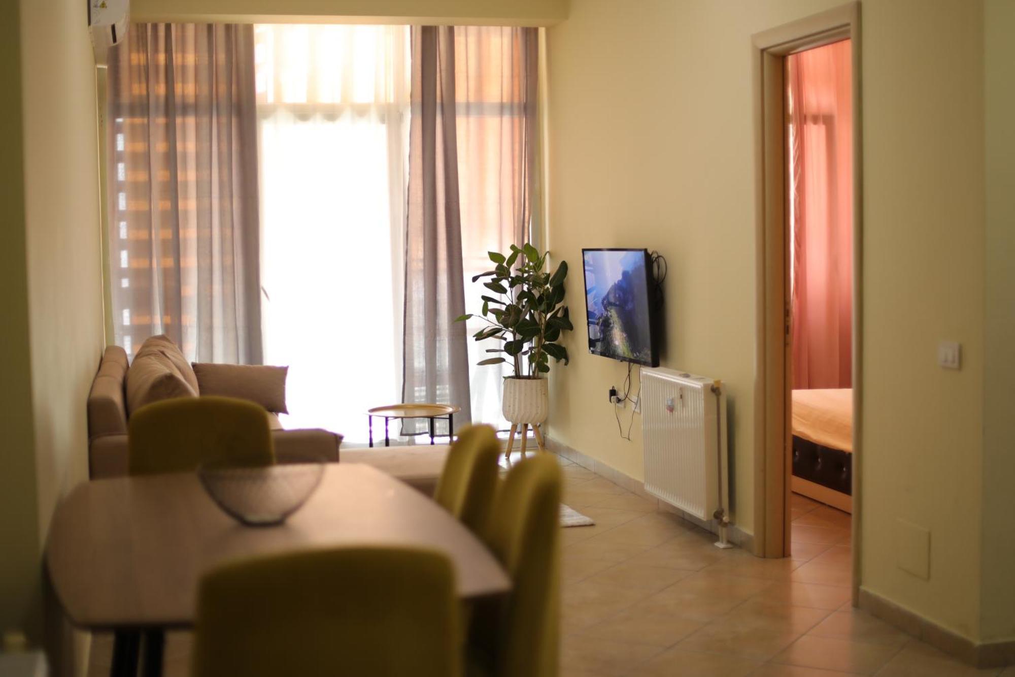 Pleasant Apartment With Free Dedicated Parking In Komuna E Parisit Tirana Exterior foto